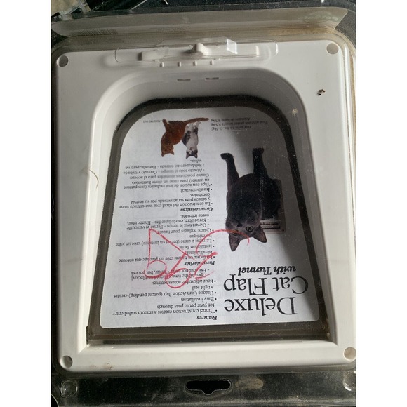 (1) NEW PetSafe Deluxe Cat Flap Locking Options - Made in USA - Picture 2 of 2